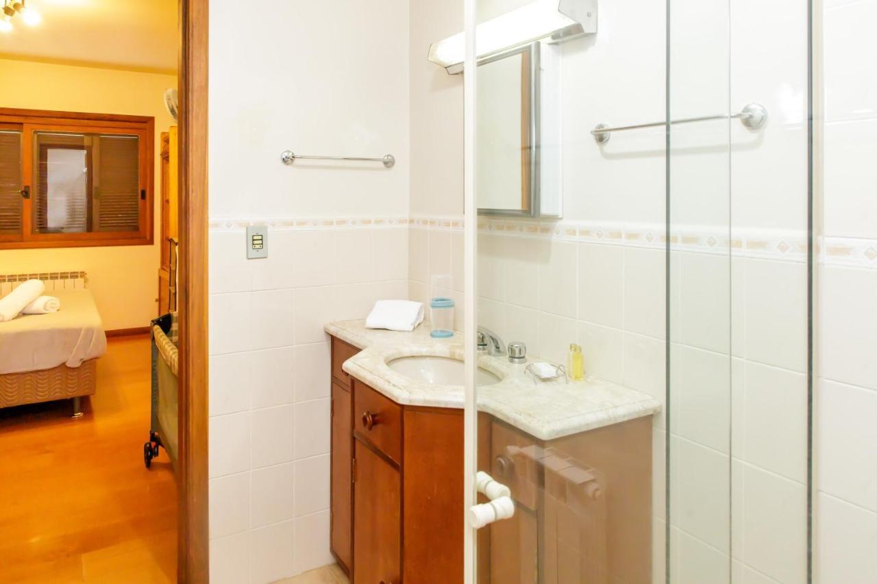Apartamento Amplo E Aconchegante Na Av Das Hortencias No Centro De Gramado Exterior photo