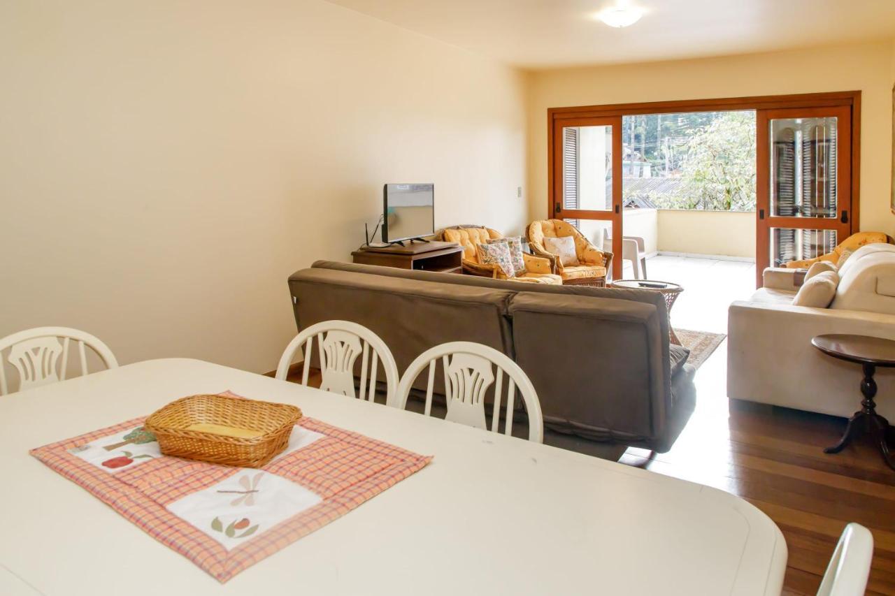 Apartamento Amplo E Aconchegante Na Av Das Hortencias No Centro De Gramado Exterior photo